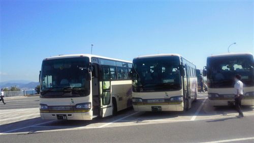 バス３台_R.jpg